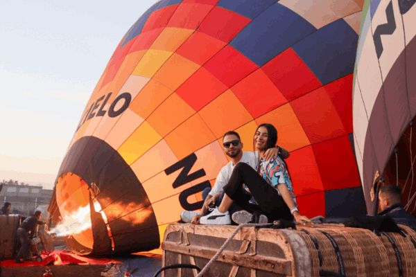 Vuelo en globo privado al amanecer sobre Teotihuacán para un grupo en exclusiva
